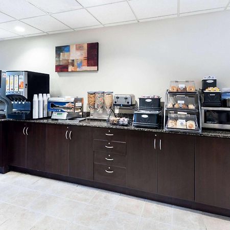 Microtel Inn And Suites Baton Rouge Airport מראה חיצוני תמונה