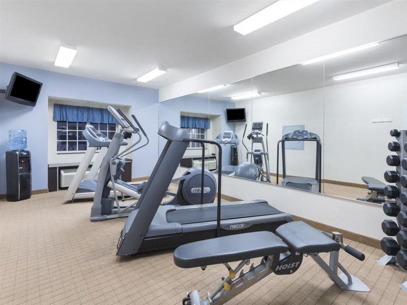 Microtel Inn And Suites Baton Rouge Airport מראה חיצוני תמונה
