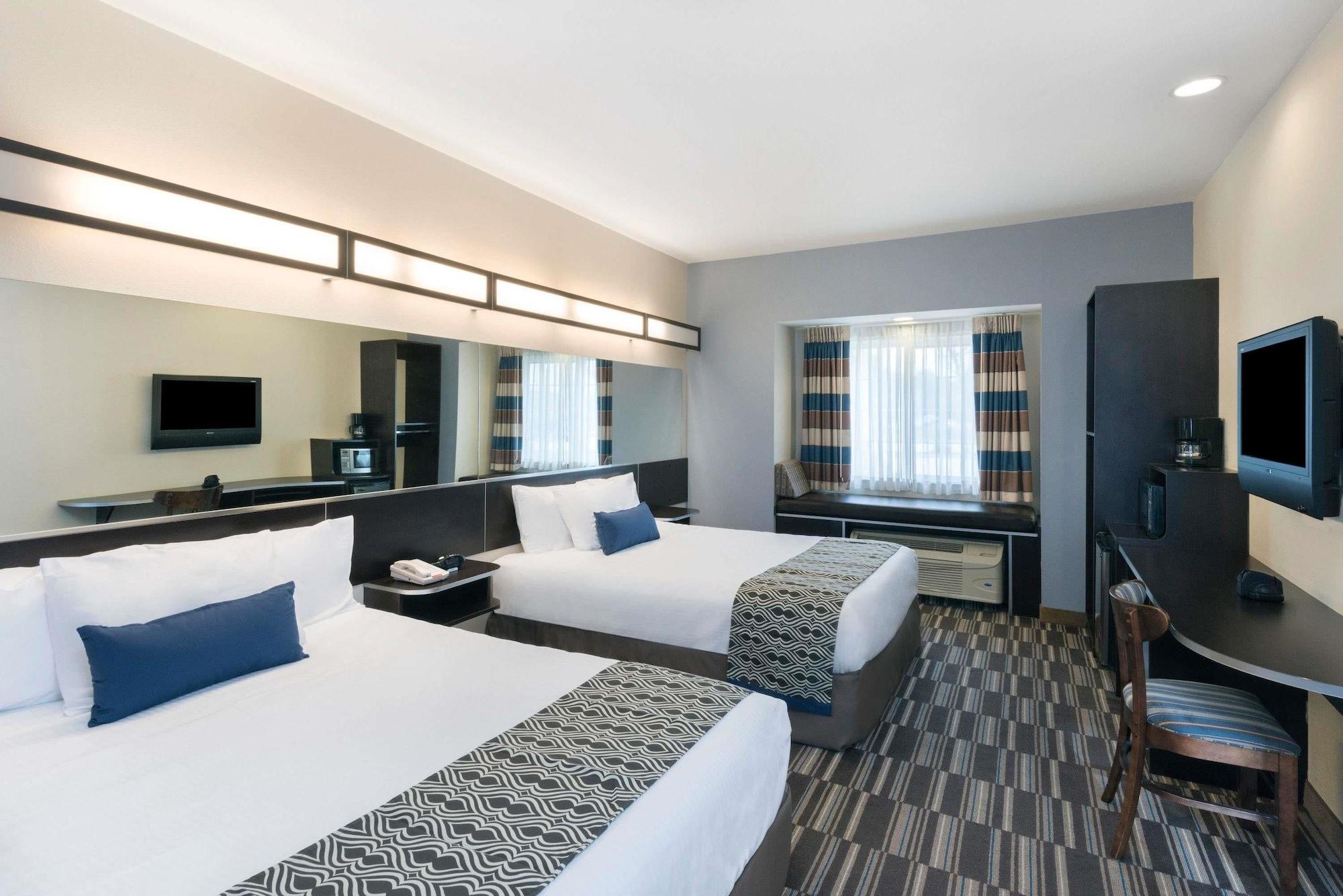 Microtel Inn And Suites Baton Rouge Airport מראה חיצוני תמונה
