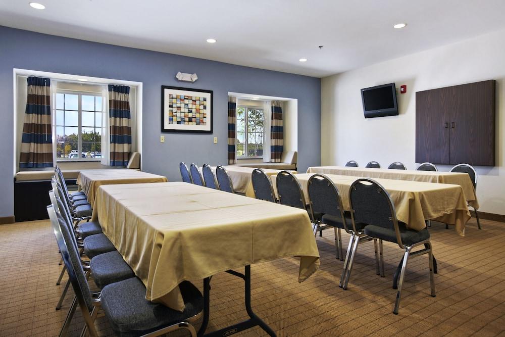 Microtel Inn And Suites Baton Rouge Airport מראה חיצוני תמונה