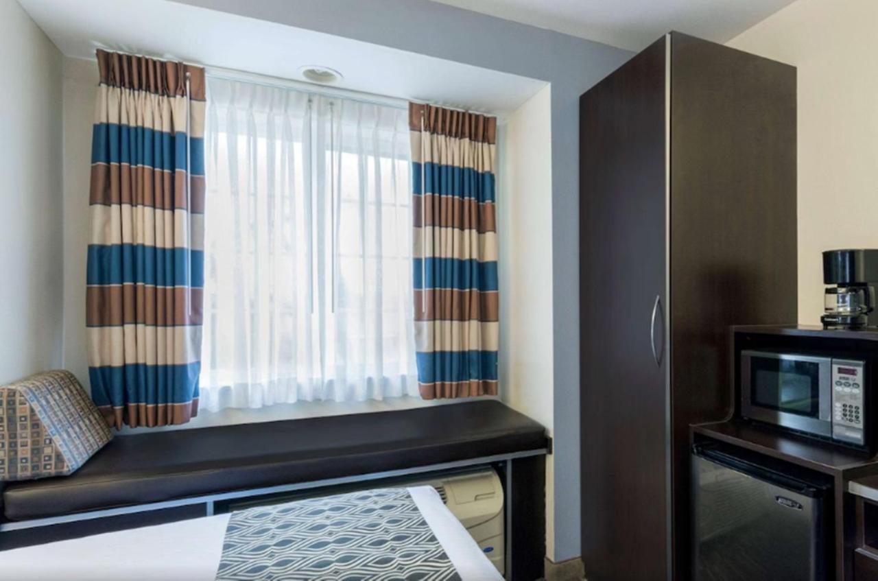 Microtel Inn And Suites Baton Rouge Airport מראה חיצוני תמונה